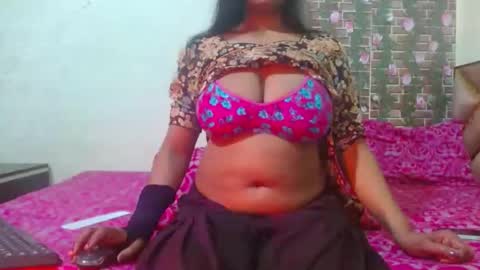 Snapshot of lovefunnitya chatting on February 11, 2025, 4:13 pm Divya online show from February 11, 2025, 4:13 pm