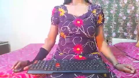 Snapshot of lovefunnitya chatting on March 6, 2025, 3:02 pm Divya online show from March 6, 2025, 3:02 pm