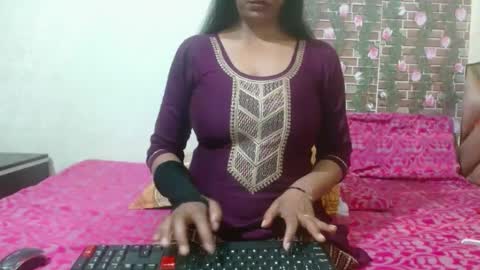Snapshot of lovefunnitya chatting on March 12, 2025, 1:36 am Divya online show from March 12, 2025, 1:36 am