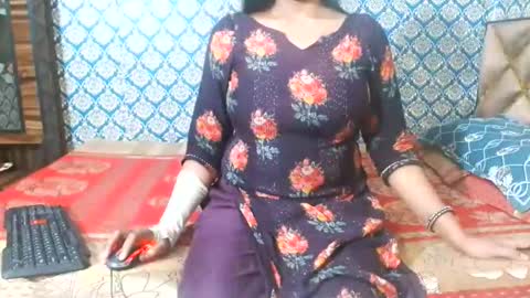 Snapshot of lovefunnitya chatting on December 2, 2025, 8:19 am Divya online show from December 2, 2025, 8:19 am