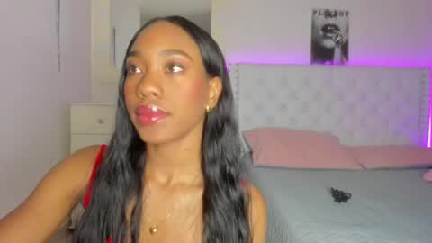 Snapshot of loveit_hermione chatting on December 25, 2024, 2:14 am Val online show from December 25, 2024, 2:14 am