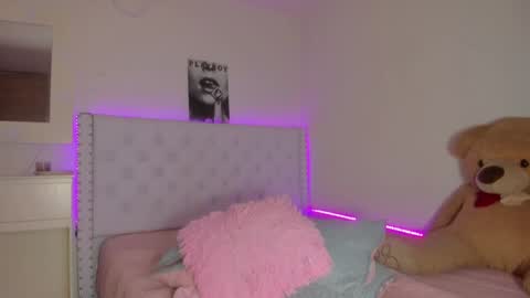 Snapshot of loveit_hermione chatting on February 27, 2025, 6:40 am Val online show from February 27, 2025, 6:40 am