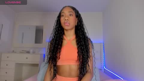 Snapshot of loveit_hermione chatting on October 15, 2025, 2:06 pm Val online show from October 15, 2025, 2:06 pm