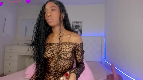 Snapshot of loveit_hermione chatting on October 26, 2025, 10:25 pm Val online show from October 26, 2025, 10:25 pm