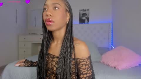 Snapshot of loveit_hermione chatting on November 15, 2025, 12:19 am Val online show from November 15, 2025, 12:19 am