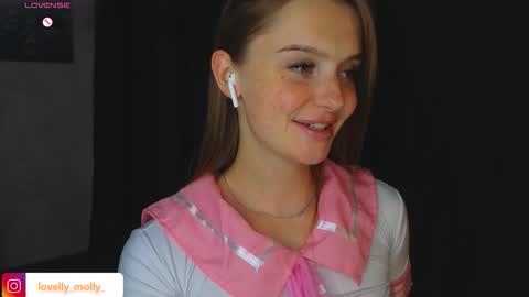 Snapshot of lovelly_molly chatting on November 9, 2025, 4:16 pm Molly online show from November 9, 2025, 4:16 pm