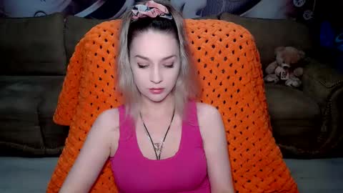 Snapshot of lovellymalina chatting on December 25, 2024, 1:41 pm private open online show from December 25, 2024, 1:41 pm