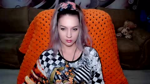 Snapshot of lovellymalina chatting on December 27, 2024, 6:10 pm private open online show from December 27, 2024, 6:10 pm