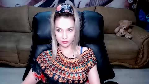 Snapshot of lovellymalina chatting on March 9, 2025, 4:55 pm private open online show from March 9, 2025, 4:55 pm