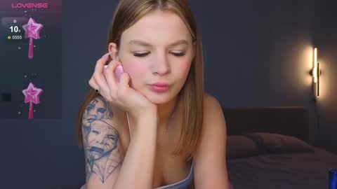 Snapshot of lovely_babyy chatting on December 21, 2024, 2:52 am Jenny online show from December 21, 2024, 2:52 am