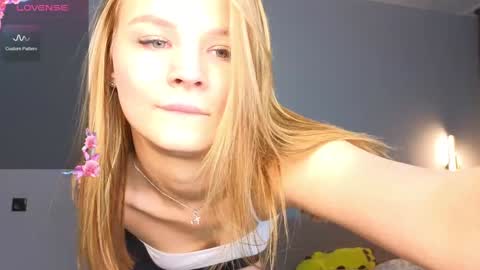 Snapshot of lovely_babyy chatting on December 31, 2024, 6:48 am Jenny online show from December 31, 2024, 6:48 am