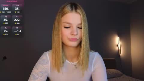 Snapshot of lovely_babyy chatting on February 13, 2025, 2:23 am Jenny online show from February 13, 2025, 2:23 am