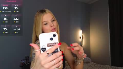 Snapshot of lovely_babyy chatting on February 24, 2025, 2:30 am Jenny online show from February 24, 2025, 2:30 am