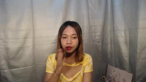 lovely_lianne online show from October 3, 2025, 11:18 am