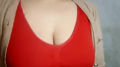 Snapshot of lovely_sweet_girl chatting on February 13, 2025, 3:18 am katrina follow me guys online show from February 13, 2025, 3:18 am