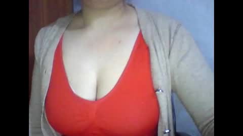 Snapshot of lovely_sweet_girl chatting on February 15, 2025, 10:21 pm katrina follow me guys online show from February 15, 2025, 10:21 pm