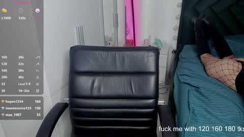 Aria3 online show from October 4, 2025, 7:56 pm