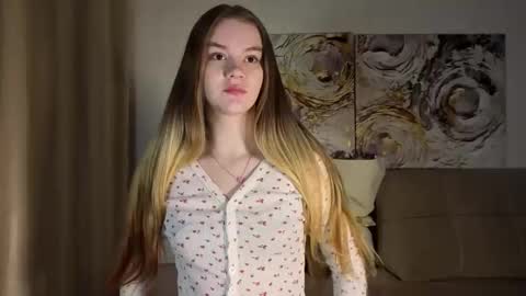 lovelygracee online show from November 16, 2025, 2:33 pm