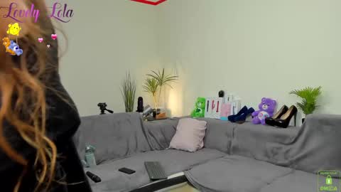 Lola online show from March 3, 2025, 8:43 pm