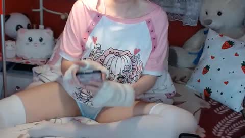 Snapshot of lovelynekochan chatting on February 20, 2025, 1:25 am Lisa Cherry online show from February 20, 2025, 1:25 am