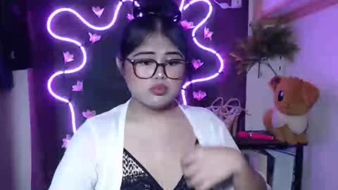 lovely online show from October 3, 2025, 9:34 pm