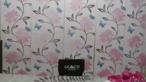 Angelquey online show from January 8, 2025, 8:39 pm