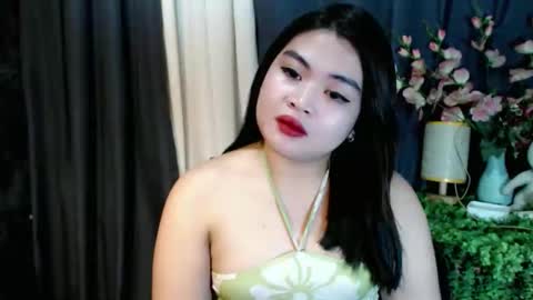 Snapshot of lovelyrhean chatting on October 6, 2025, 12:41 am Rhean online show from October 6, 2025, 12:41 am