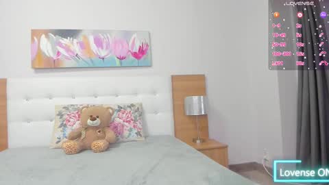 Sophia online show from November 26, 2025, 5:08 am