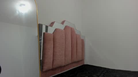 Snapshot of lovequeen02 chatting on February 2, 2025, 11:40 am L O V E online show from February 2, 2025, 11:40 am