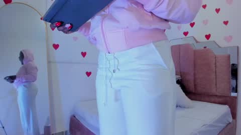 Snapshot of lovequeen02 chatting on February 20, 2025, 11:53 am L O V E online show from February 20, 2025, 11:53 am