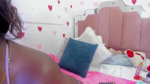 Snapshot of lovequeen02 chatting on February 21, 2025, 5:53 pm L O V E online show from February 21, 2025, 5:53 pm