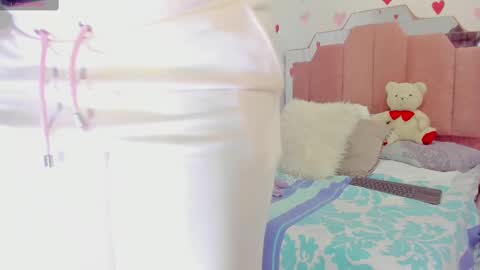 Snapshot of lovequeen02 chatting on February 23, 2025, 11:44 am L O V E online show from February 23, 2025, 11:44 am