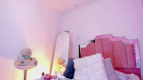 Snapshot of lovequeen02 chatting on March 9, 2025, 5:49 pm L O V E online show from March 9, 2025, 5:49 pm