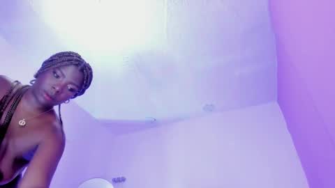 Snapshot of lovequeen02 chatting on March 12, 2025, 2:45 pm L O V E online show from March 12, 2025, 2:45 pm