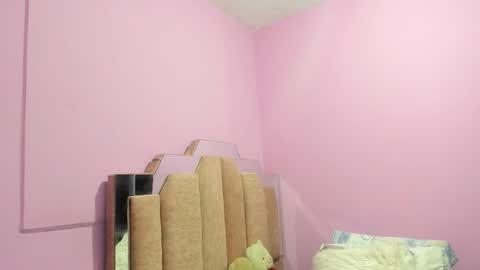 Snapshot of lovequeen02 chatting on September 9, 2025, 11:43 am L O V E online show from September 9, 2025, 11:43 am