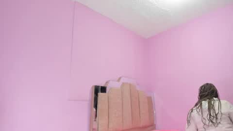 Snapshot of lovequeen02 chatting on September 11, 2025, 11:32 am L O V E online show from September 11, 2025, 11:32 am