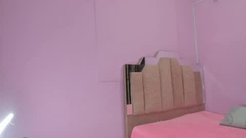 Snapshot of lovequeen02 chatting on October 3, 2025, 12:02 pm L O V E online show from October 3, 2025, 12:02 pm