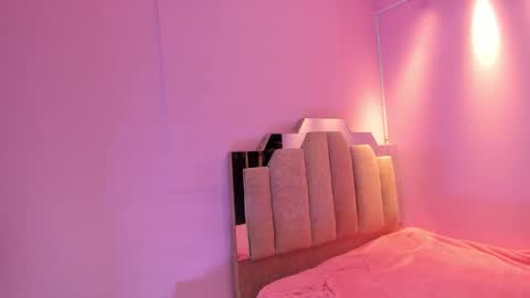 Snapshot of lovequeen02 chatting on October 8, 2025, 11:41 am L O V E online show from October 8, 2025, 11:41 am