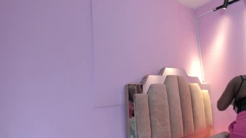 Snapshot of lovequeen02 chatting on October 10, 2025, 11:42 am L O V E online show from October 10, 2025, 11:42 am