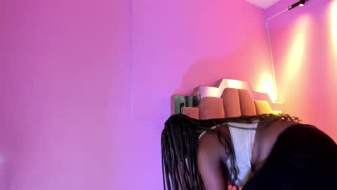 Snapshot of lovequeen02 chatting on November 14, 2025, 11:53 am L O V E online show from November 14, 2025, 11:53 am