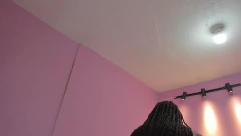 Snapshot of lovequeen02 chatting on December 3, 2025, 12:03 pm L O V E online show from December 3, 2025, 12:03 pm