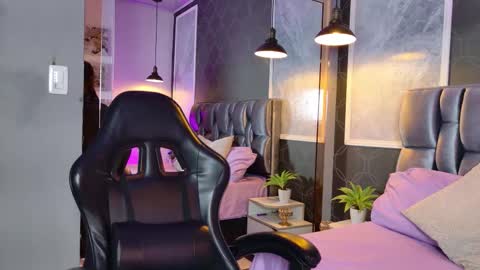 Love  online show from November 24, 2025, 9:03 pm