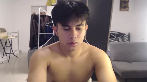 Snapshot of loverboyph04 chatting on September 19, 2025, 6:15 am loverboyph04 online show from September 19, 2025, 6:15 am