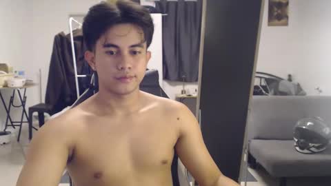 Snapshot of loverboyph04 chatting on September 20, 2025, 11:44 am loverboyph04 online show from September 20, 2025, 11:44 am