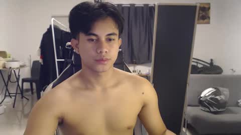 Snapshot of loverboyph04 chatting on September 22, 2025, 6:15 am loverboyph04 online show from September 22, 2025, 6:15 am