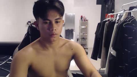 Snapshot of loverboyph04 chatting on September 26, 2025, 9:35 am loverboyph04 online show from September 26, 2025, 9:35 am