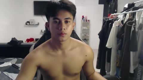 Snapshot of loverboyph04 chatting on September 27, 2025, 5:29 pm loverboyph04 online show from September 27, 2025, 5:29 pm