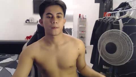 Snapshot of loverboyph04 chatting on October 2, 2025, 5:47 am loverboyph04 online show from October 2, 2025, 5:47 am