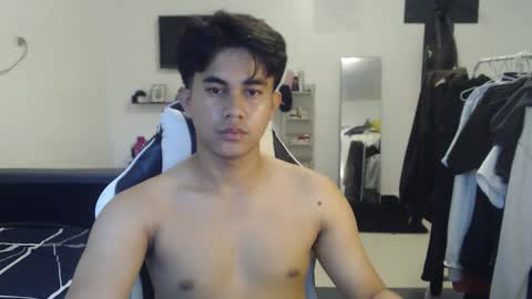 Snapshot of loverboyph04 chatting on November 18, 2025, 2:06 am loverboyph04 online show from November 18, 2025, 2:06 am