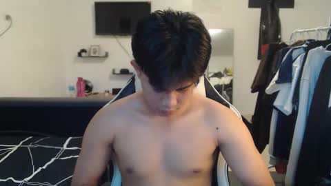 Snapshot of loverboyph04 chatting on November 20, 2025, 4:12 am loverboyph04 online show from November 20, 2025, 4:12 am